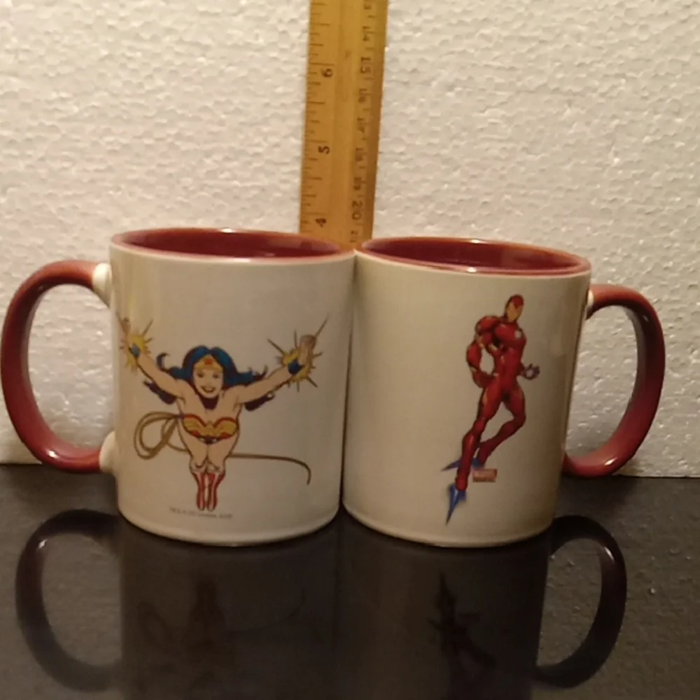 Coffee cups Marvel and DC comics. Good condition.